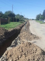 
По улице Первомайской в Лысых Горах ведутся работы по замене водопровода
