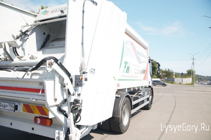 
В майские праздники на маршруты ежедневно выходят более 350 мусоровозов
