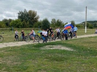  В Лысых Горах прошел велопробег, посвященный Дню флага России 