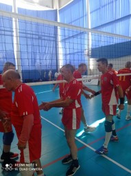 
Житель Лысых Гор принял участие во Всероссийских соревнованиях по волейболу среди ветеранов спорта