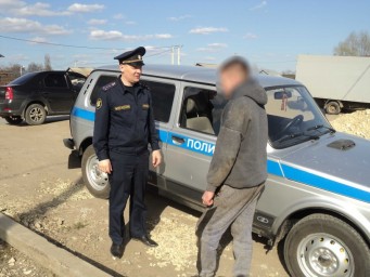 
​В Лысогорском районе сотрудники полиции и УИИ провели оперативно-профилактическое мероприятие «Ре