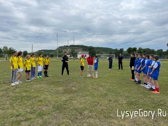 
В Лысых горах прошёл муниципальный этап соревнований по футболу

