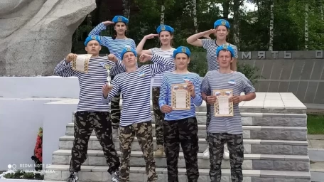  В Лысых Горах прошла военно-патриотическая игра "Зарница" 