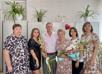 
В отделе ЗАГС по Лысогорскому району состоялось торжественное чествование полувекового супружеског
