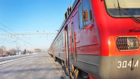 Из-за непогоды в Саратовской области задержали поезда и отменили электрички