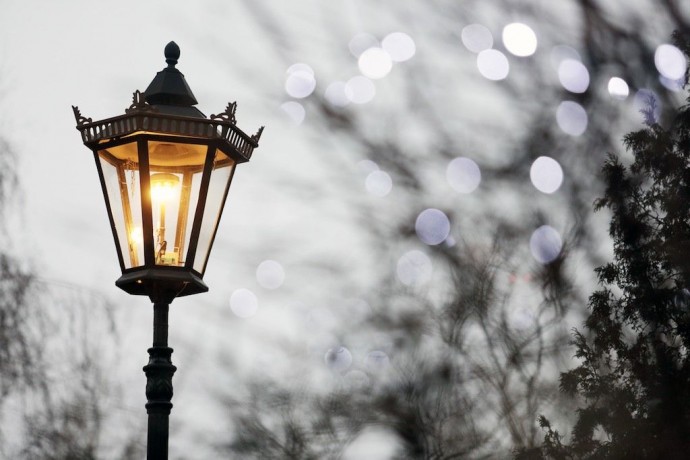 В Лысогорском районе проходит замена светильников уличного освещения на энергосберегающие
