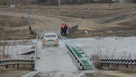 Паводок. В Саратовской области затопило еще два моста