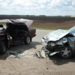 В Лысогорском районе в результате столкновения двух автомобилей пострадали три женщины