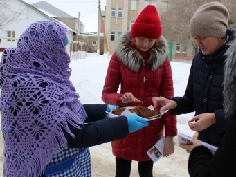  Жители района приняли участие в акции "Блокадный хлеб" 