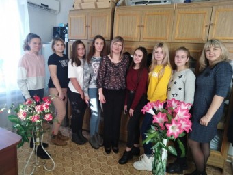 В отделе ЗАГС по Лысогорскому району состоялся круглый стол с участием подрастающего поколения на те