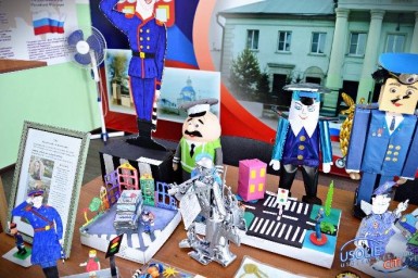 МО МВД России «Калининский» приглашает ребят принять участие в  конкурсе детского творчества «Полице